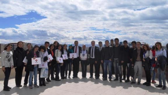 Tübitak 46.Ortaöğretim Öğrencileri Araştırma Projeleri Bölge Yarışmasında Beş Ödül Aldık.