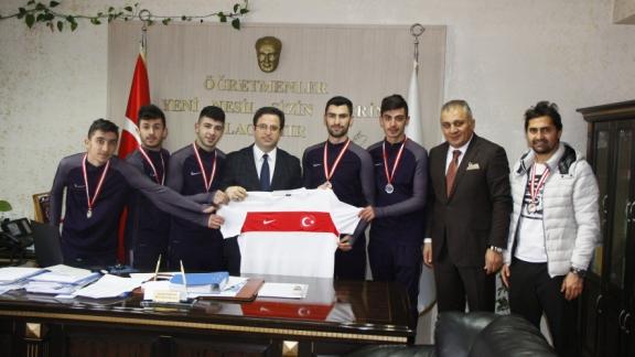 Okulumuz Futbol Takımı Türkiye Gençler Grup Şampiyonasında İkinci Oldu